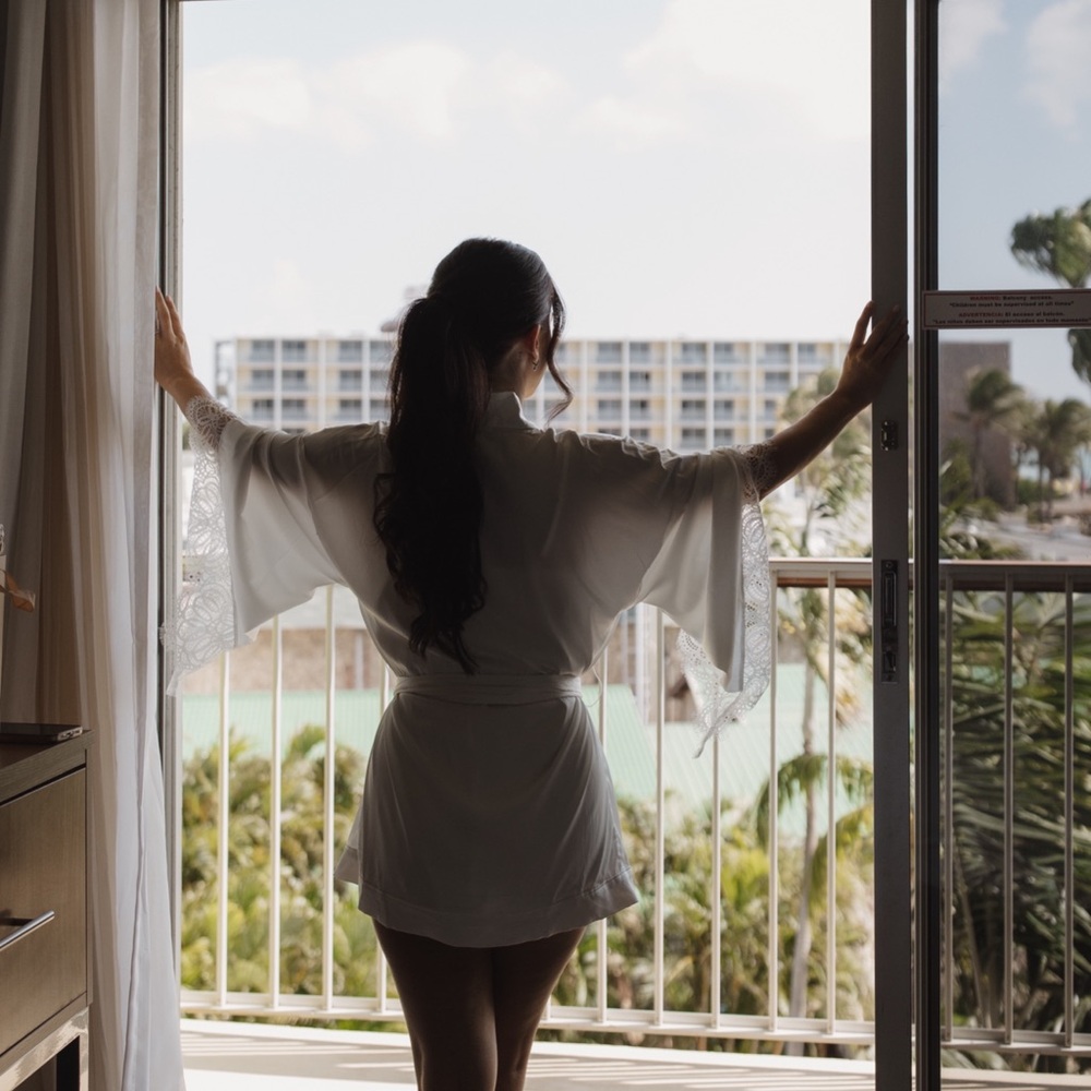 12th Tribe White Lace Bridal Robe & Lulus Jumpsuit Pajama Set - Picture 2 of 9